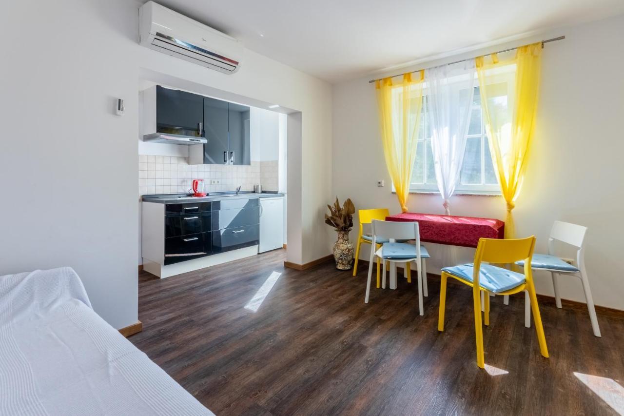 Rimac Apartment And Rooms Novi Vinodolski Luaran gambar