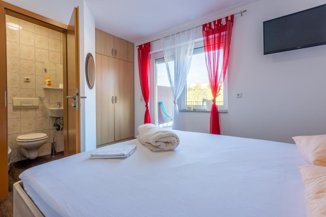 Rimac Apartment And Rooms Novi Vinodolski Luaran gambar